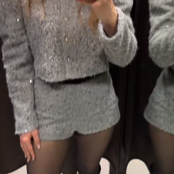 Stylish Gray Knit Set - Picture 9 of 16